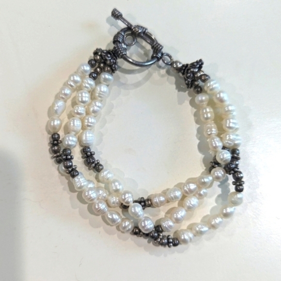 Jewelry - Vintage freshwater pearls, 3 stranded bracelet